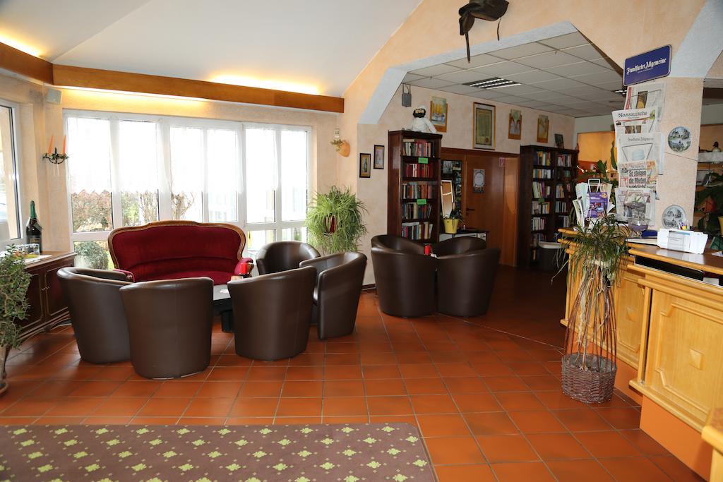 Hotel Taunus Residence Bad Camberg Exteriör bild